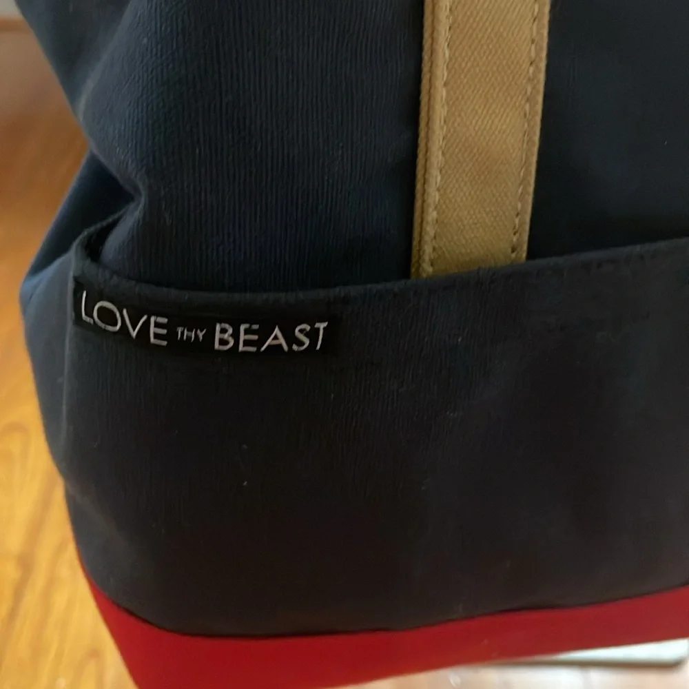 Love thy beast large size dog bag carrier for dogs up to 20 lbs